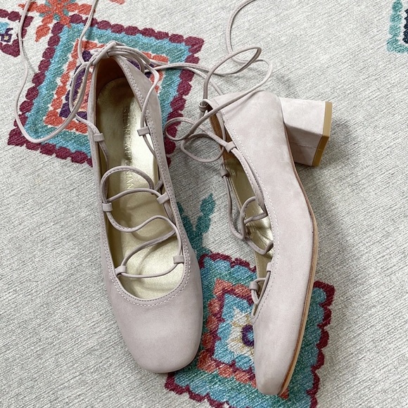 NWOB Stuart Weitzman Lace Up Low heel pumps - Picture 5 of 10
